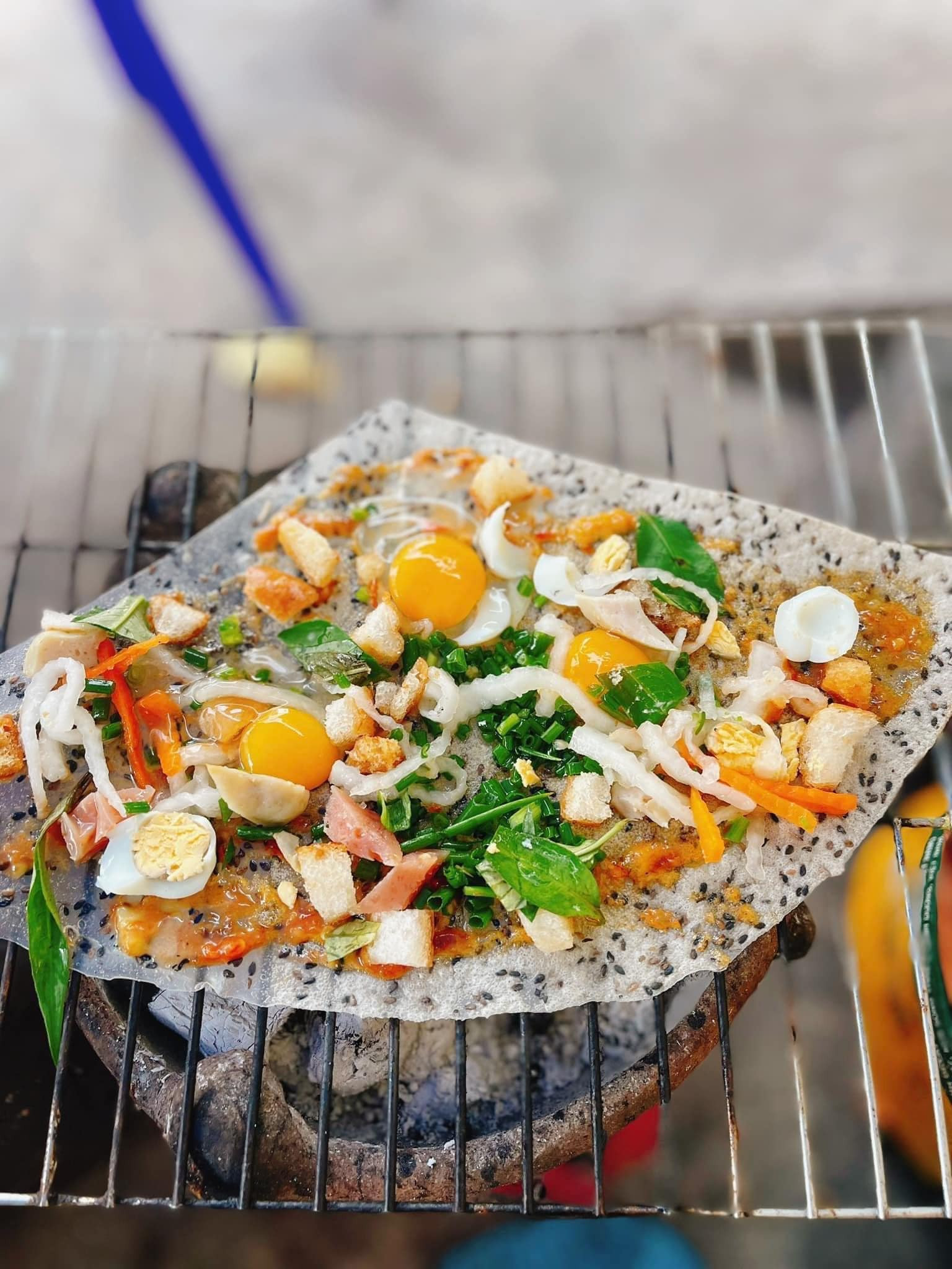 banh-trang-mam-ruoc-dac-san-phan-thiet-ngon-kho-cuong