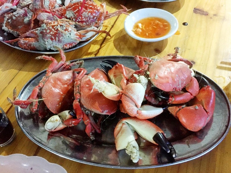 cu-ky-hap-mon-dac-san-nhat-dinh-phai-thu-khi-du-lich-ha-long