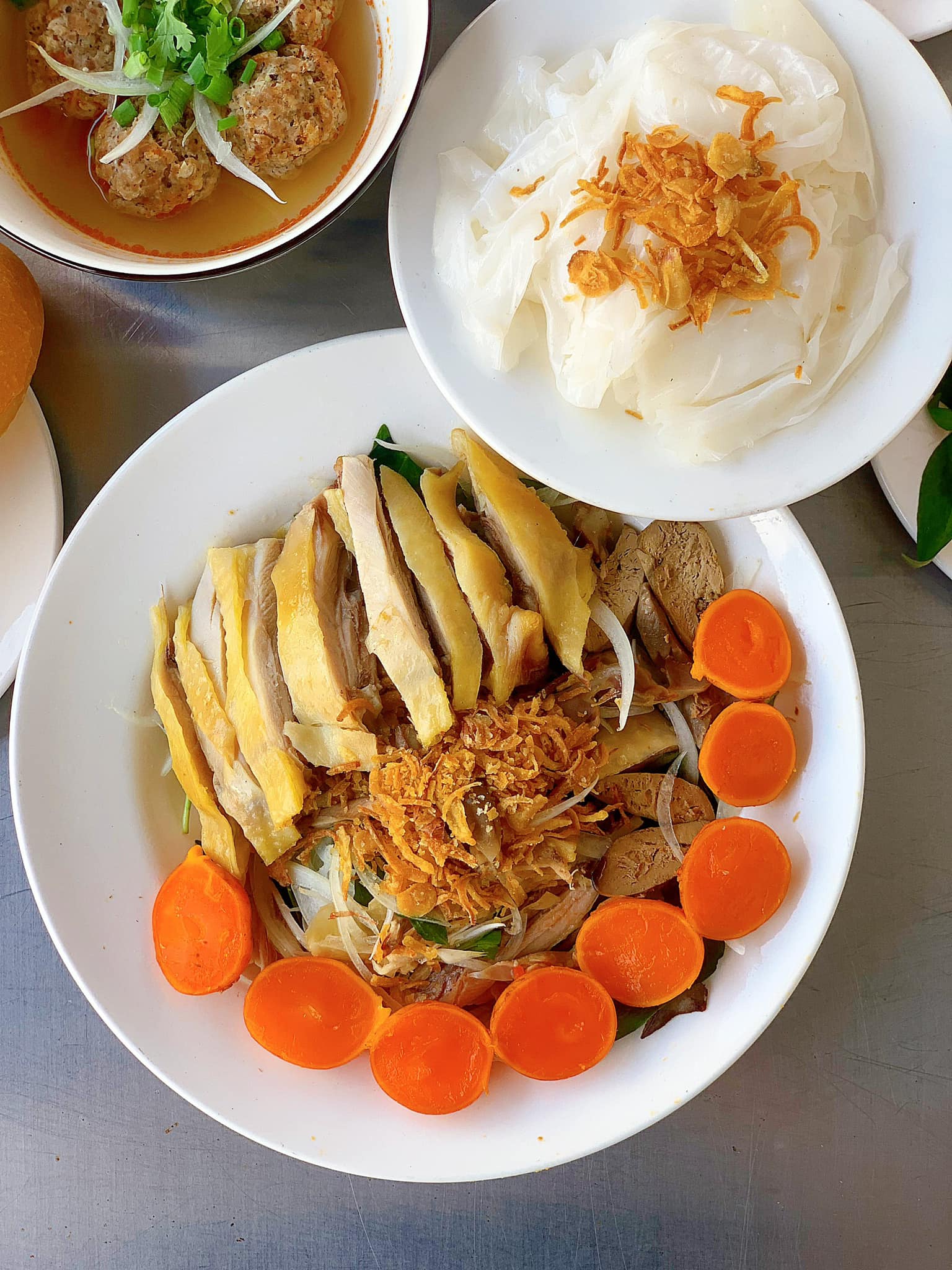 dac-san-da-lat-banh-uot-long-ga-duoc-ngan-loi-khen-den-tu-du-khach
