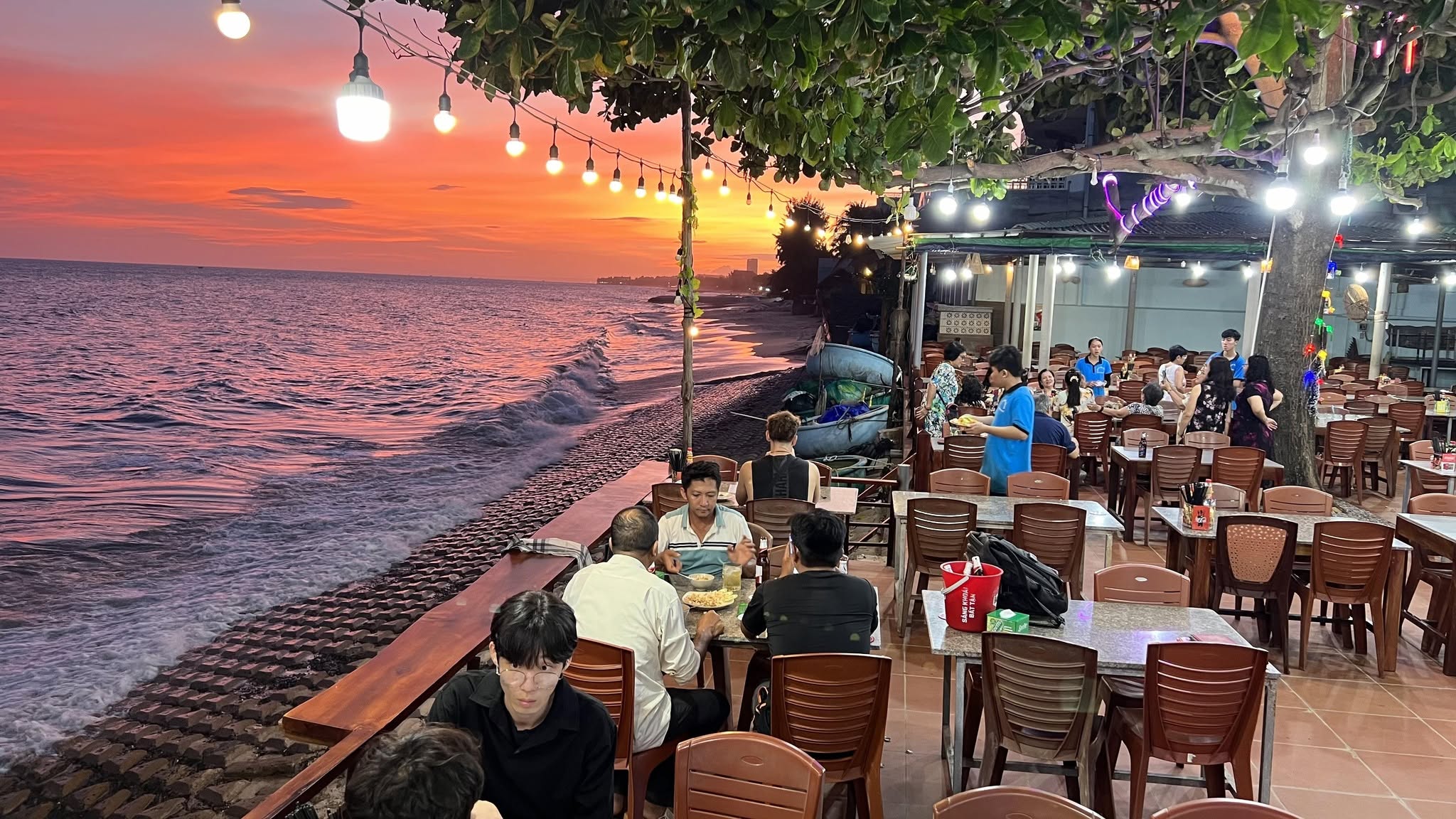 TOP 5 QUÁN HẢI SẢN BỜ KÈ MŨI NÉ TƯƠI NGON GIÁ PHẢI CHĂNG | Tourleva & Event